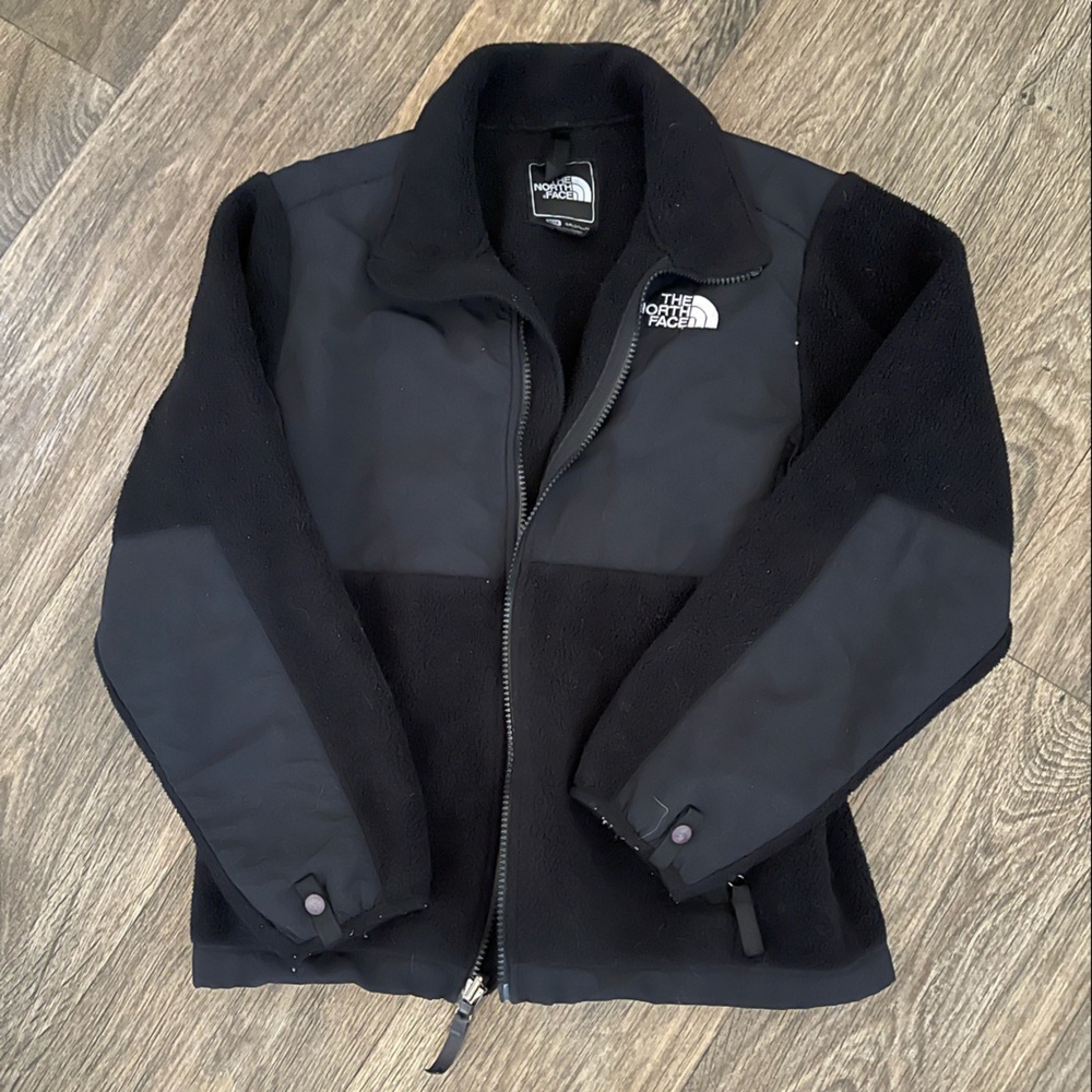 SOLD - Girls The North Face Denali Fleece Jacket - size M